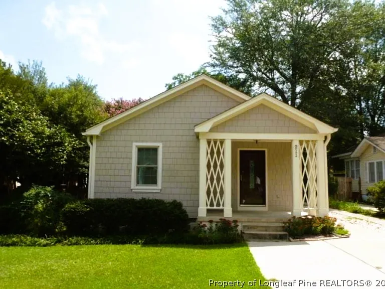 211 Ellington St — Photo 1