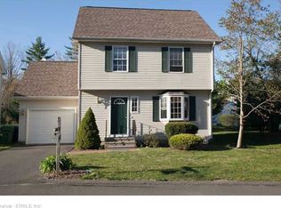 11 Spoonwood Dr, Canton, CT 06019
