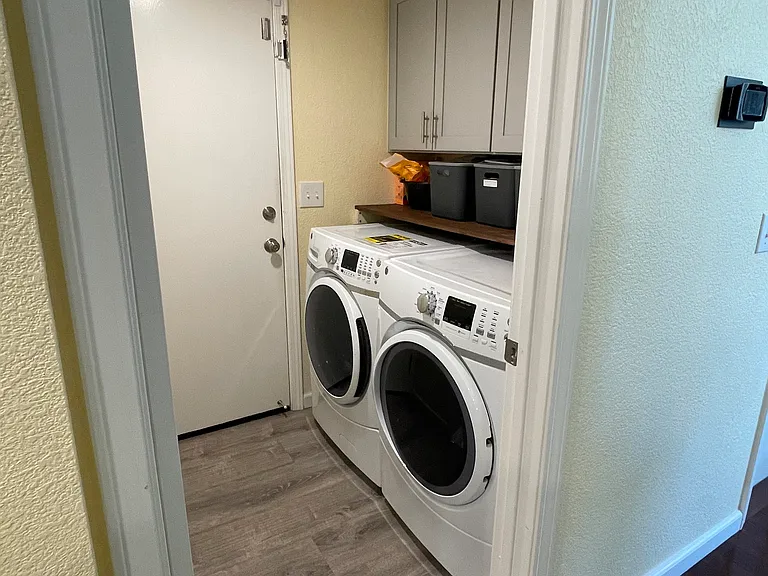 9425 Village Tree Dr — Photo 27