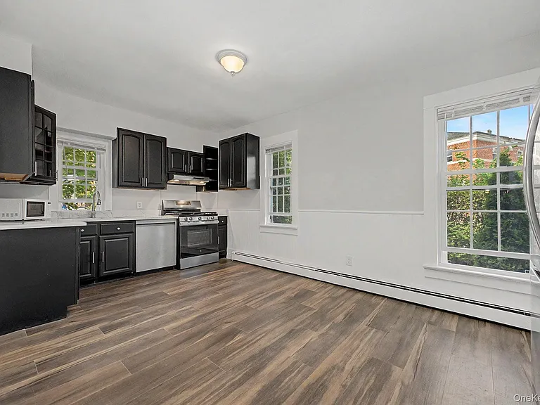 480 King St — Photo 9