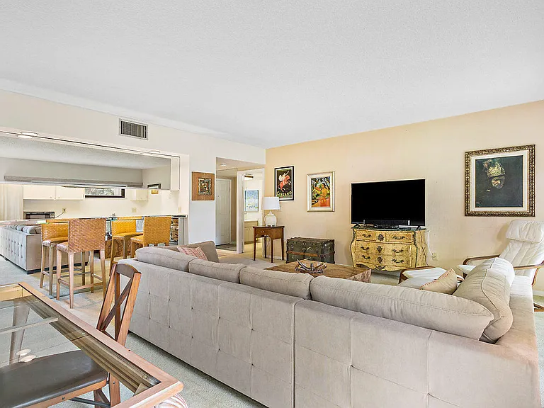 11863 Wimbledon Cir #426 — Photo 10