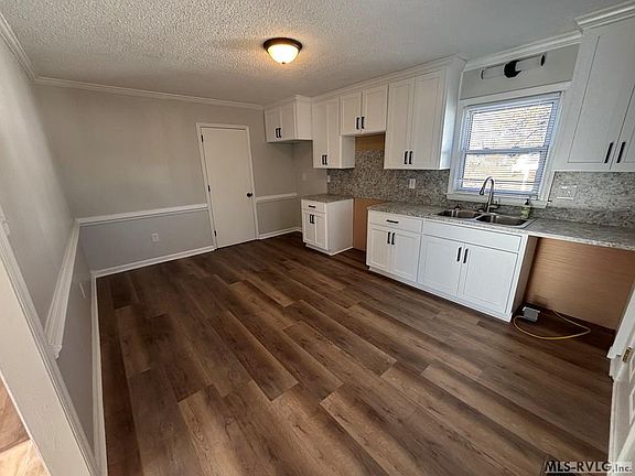 5th image of 710 E 15th St
