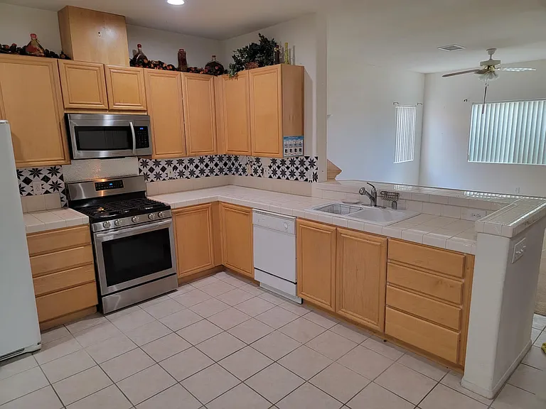 12155 Sumac Dr — Photo 22