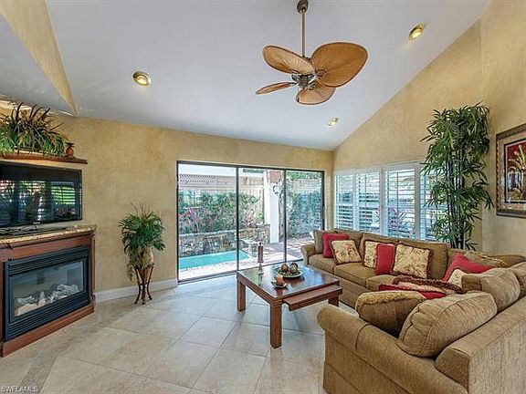 2nd image of 520 Bay Villas Ln
