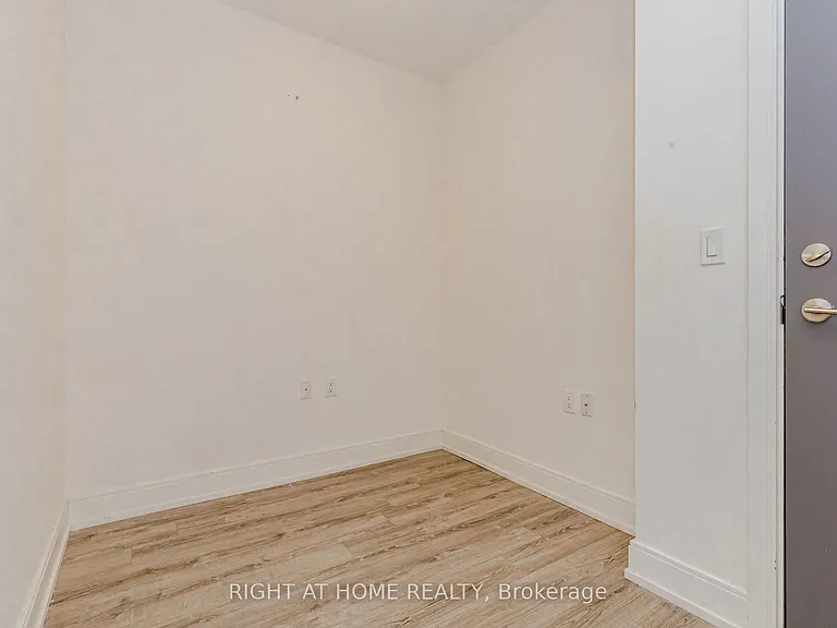9608 Yonge St #1603 — Photo 9