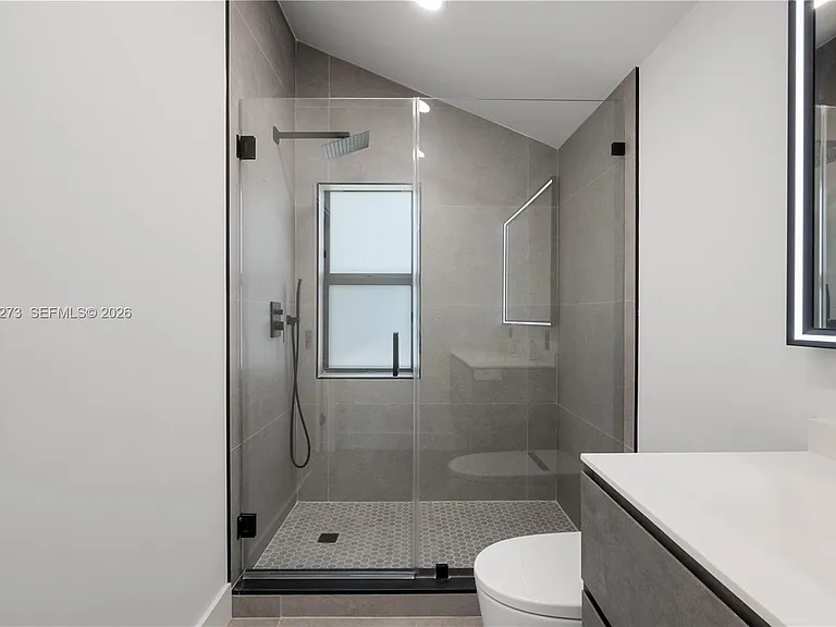 1543 SW 1st Ave — Photo 19
