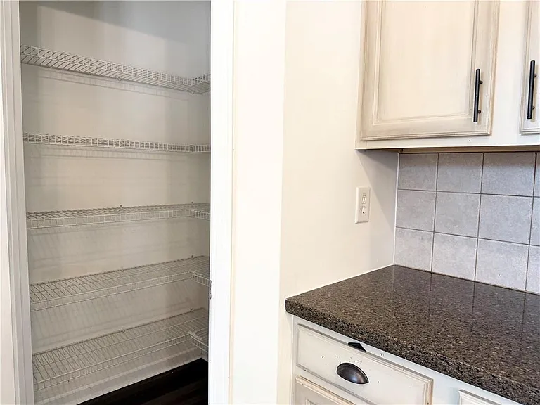 4306 Suwanee Brook Ct — Photo 36