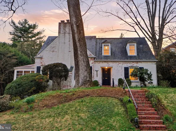 5216 Farrington Rd, Bethesda, MD 20816