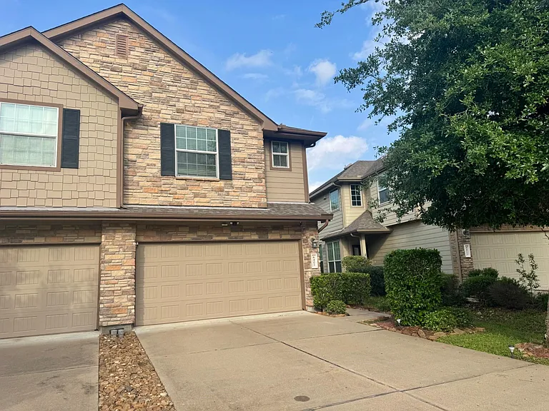 6407 Densberry Ln — Photo 2