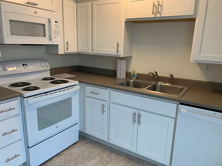 10458 W 8th Ave — Photo 3