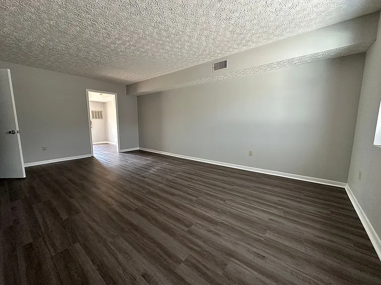 3159 Tiffany Ct — Photo 2