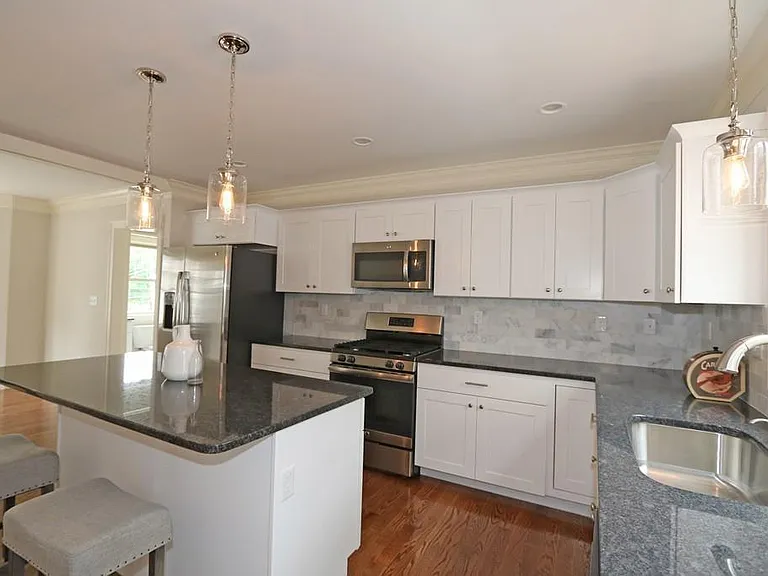 80 Durnell Ave — Photo 3