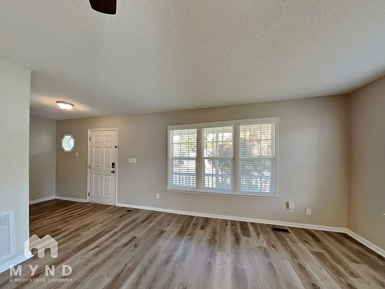25 Kyle Dr — Photo 5