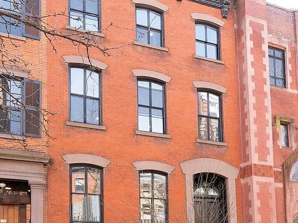 230 W 11th St, New York, NY 10014
