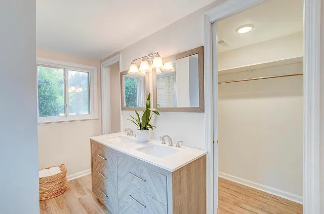 2209 Heriot St — Photo 12