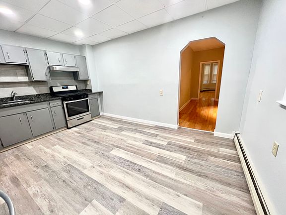 4th image of 277 Cardinal Medeiros Ave #1