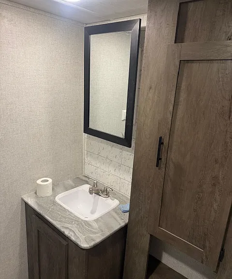 351 Inwood Dr #C — Photo 10