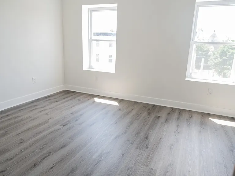 723 N 40th St #3 — Photo 6