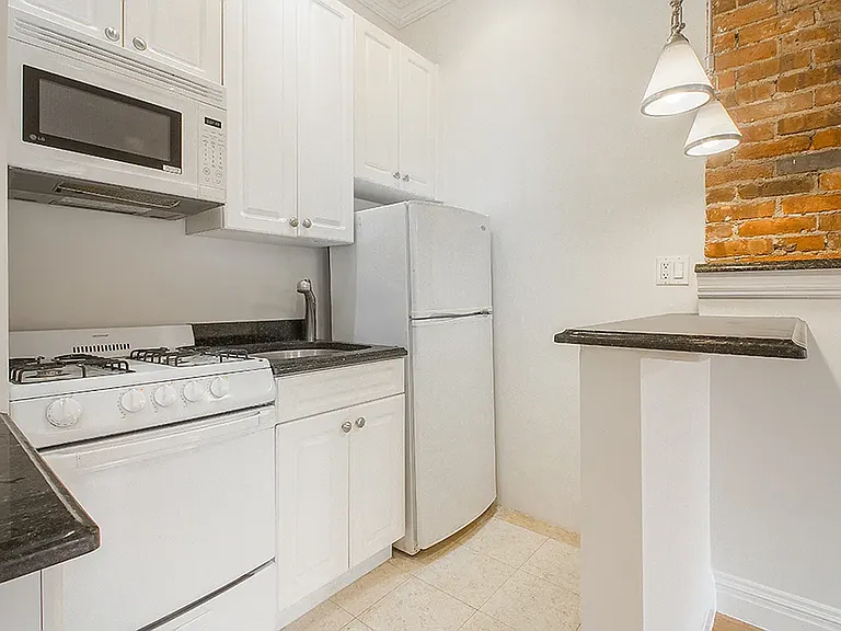 28 W 90th St #4-R — Photo 7