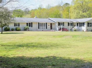 17170 Days Point Rd, Smithfield, VA 23430