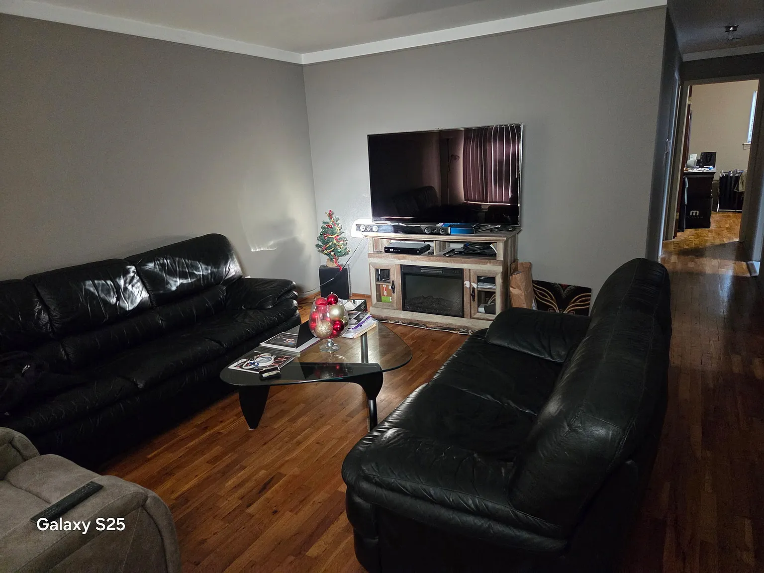 3 bed, 1.5 bath, 1037 sqft, $2,150 — Photo 3