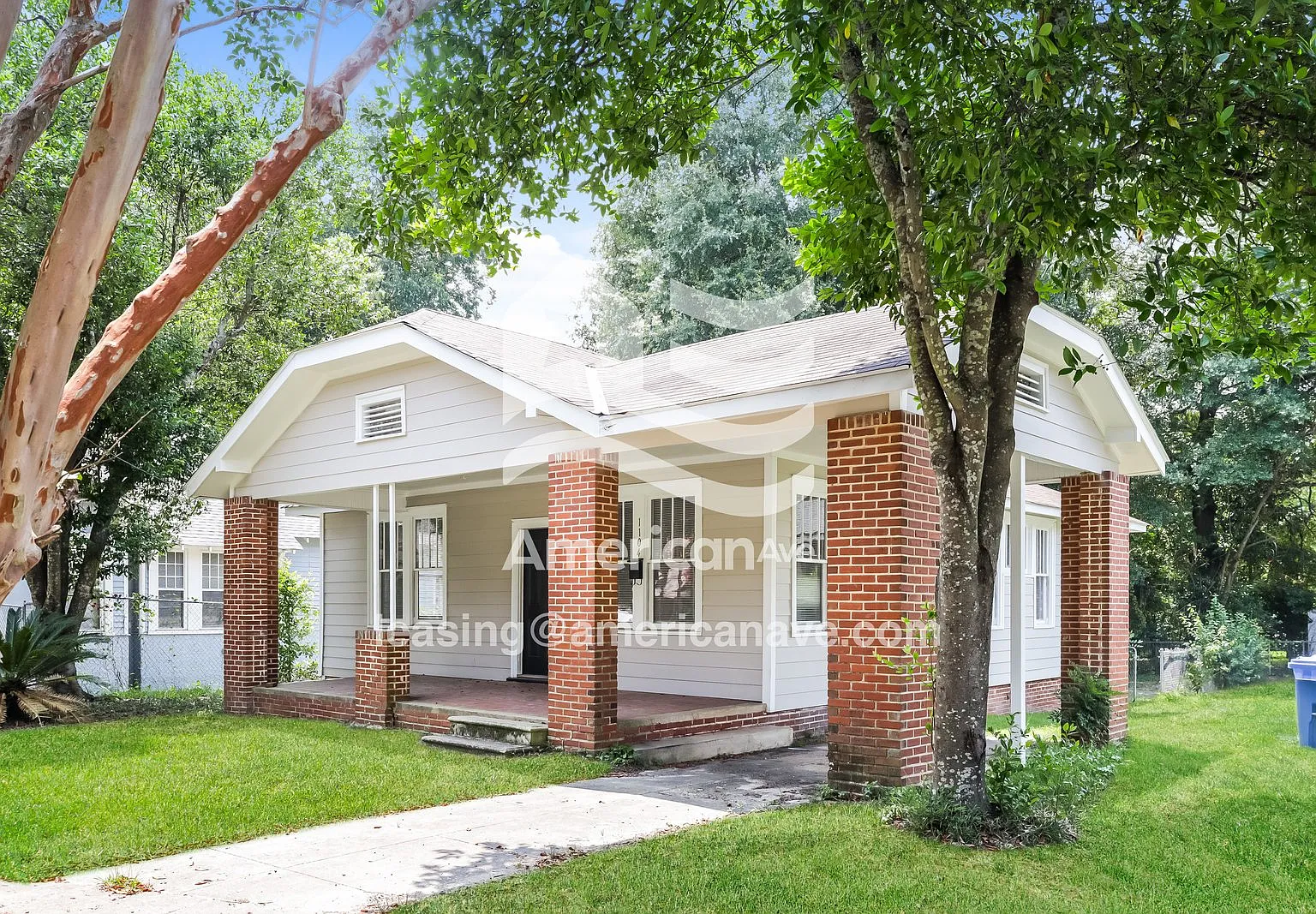 3 bed, 1.0 bath, 1411 sqft, $1,175 — Photo 2