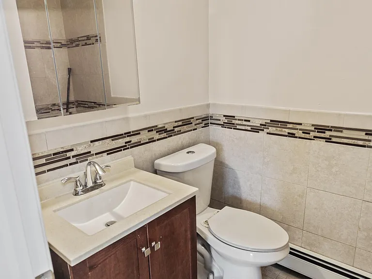 2 Westminster Ln #2 — Photo 18