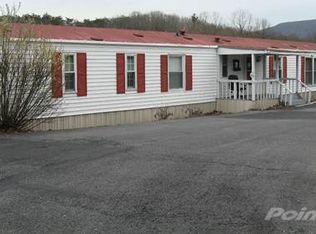 422 Birch Grove Ln, Berkeley Springs, WV 25411