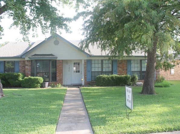 1206 Devonshire Ln