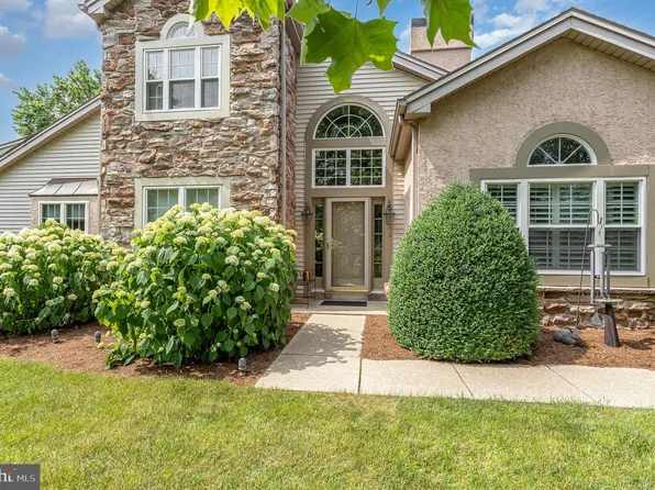 133 Greenview Dr, Lancaster, PA 17601