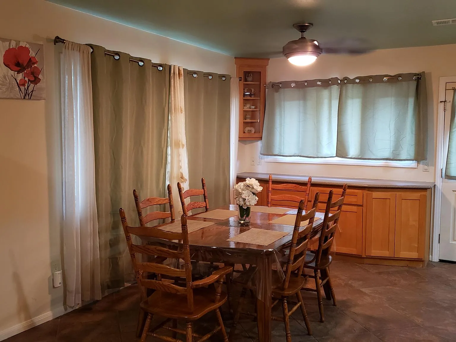4 bed, 1516 sqft, $1,020 — Photo 3