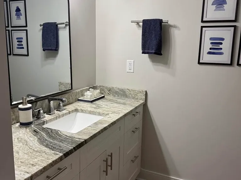 Hampton Cir — Photo 11