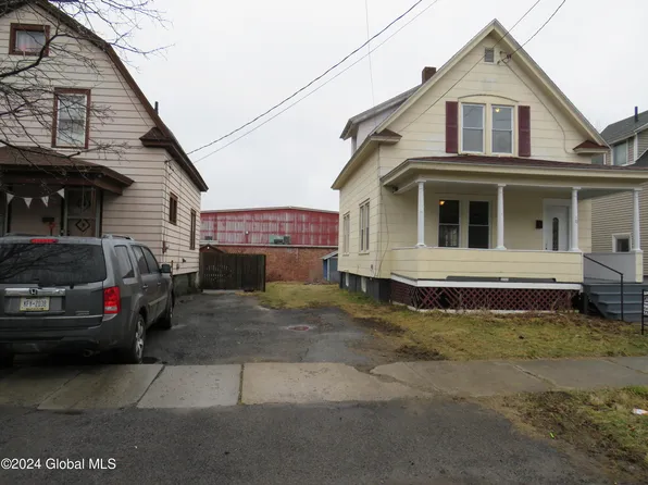 11 Burlington Avenue, Gloversville, NY 12078