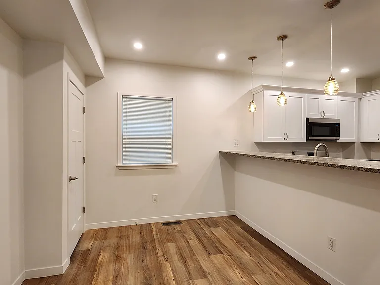 908 E Gorham St #1 — Photo 21