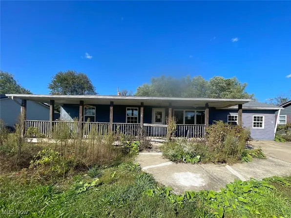 148 4th St, Frazeysburg, OH 43822