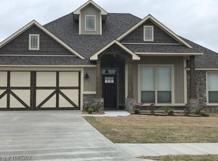 8936 Hawthorne Ln, Fort Smith, AR 72908