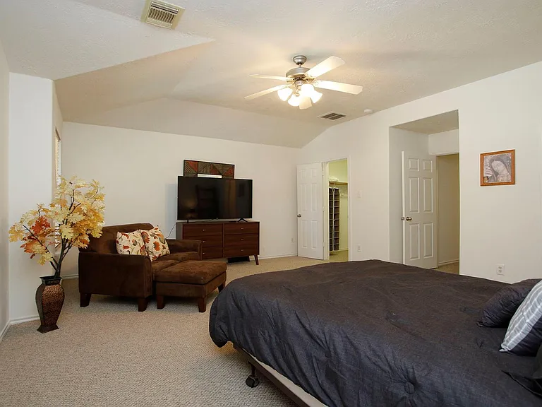 191 N Burberry Park Cir — Photo 18