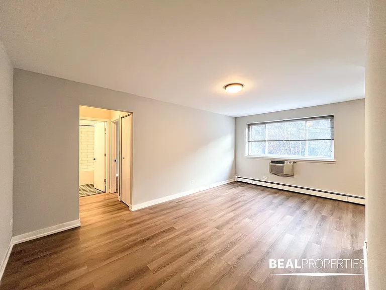 528 W Oakdale — Photo 55