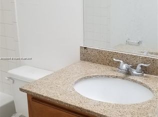 902 NE 209th St APT 203, Miami, FL 33179