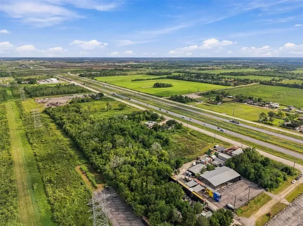 43 Green Mountain Dr, Pearland, TX 77584