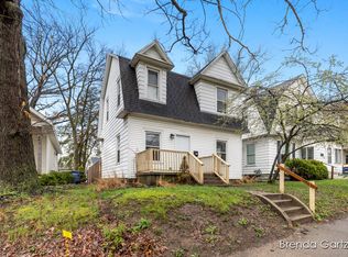 747 College Ave NE, Grand Rapids, MI 49503
