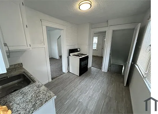 2 bed, 1057 sqft, $1,367 — Photo 4