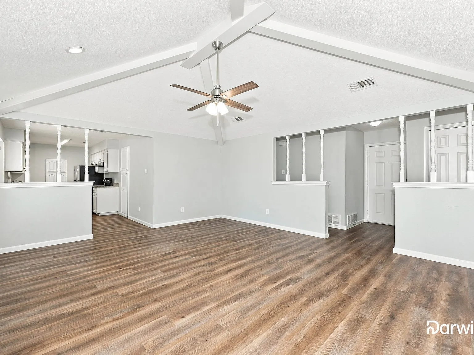 3 bed, 2.0 bath, 1307 sqft, $1,925 — Photo 4