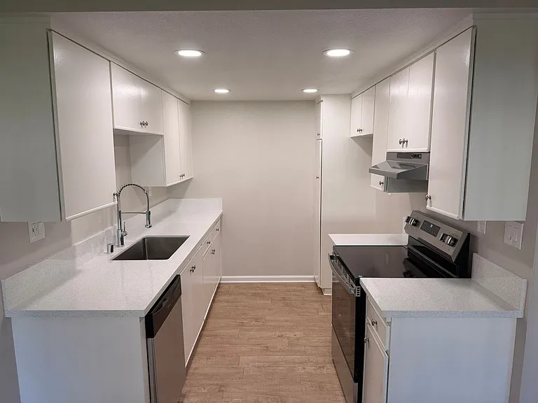 Beach Creek Resort Apartments — Photo 11