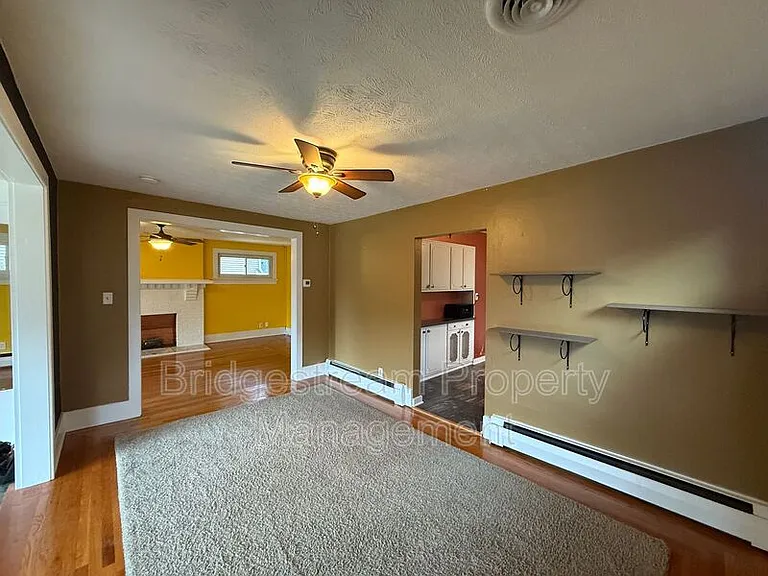 56 Telford Ave — Photo 4