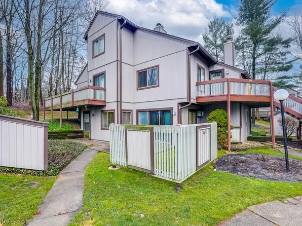 2105 Pinebrook Trl, Cuyahoga Falls, OH 44223