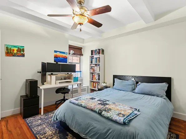 333 East 43rd Street 511 image 3 of 7