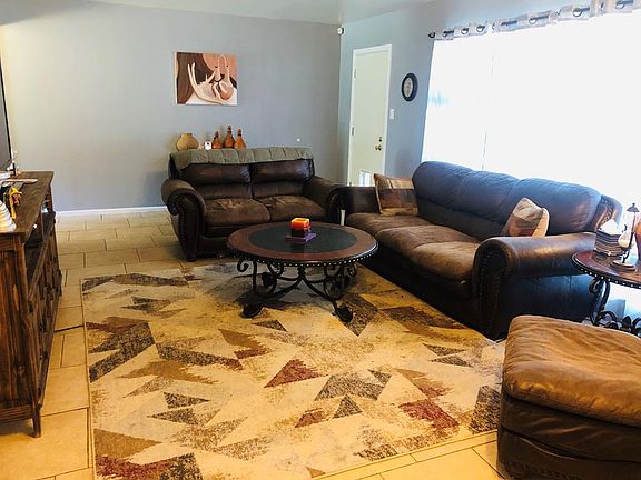 3rd image of 2503 Redbud Ave