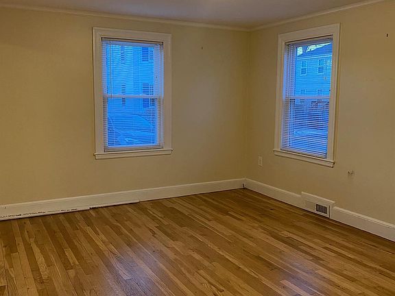 5th image of 26 Linden Ave