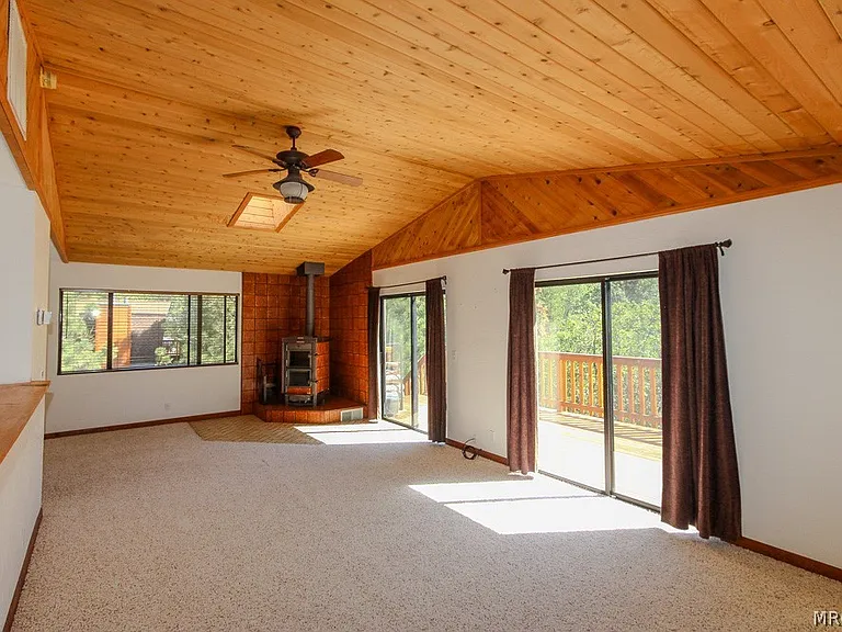 1772 Columbine Dr — Photo 3